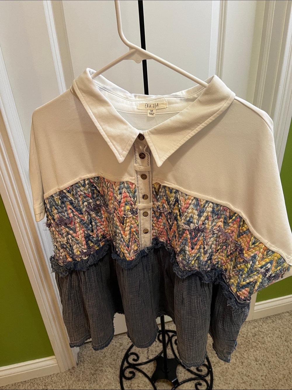 NWOT Oli and Hali Multicolor Knit-Paneled Peplum Top with White Collar